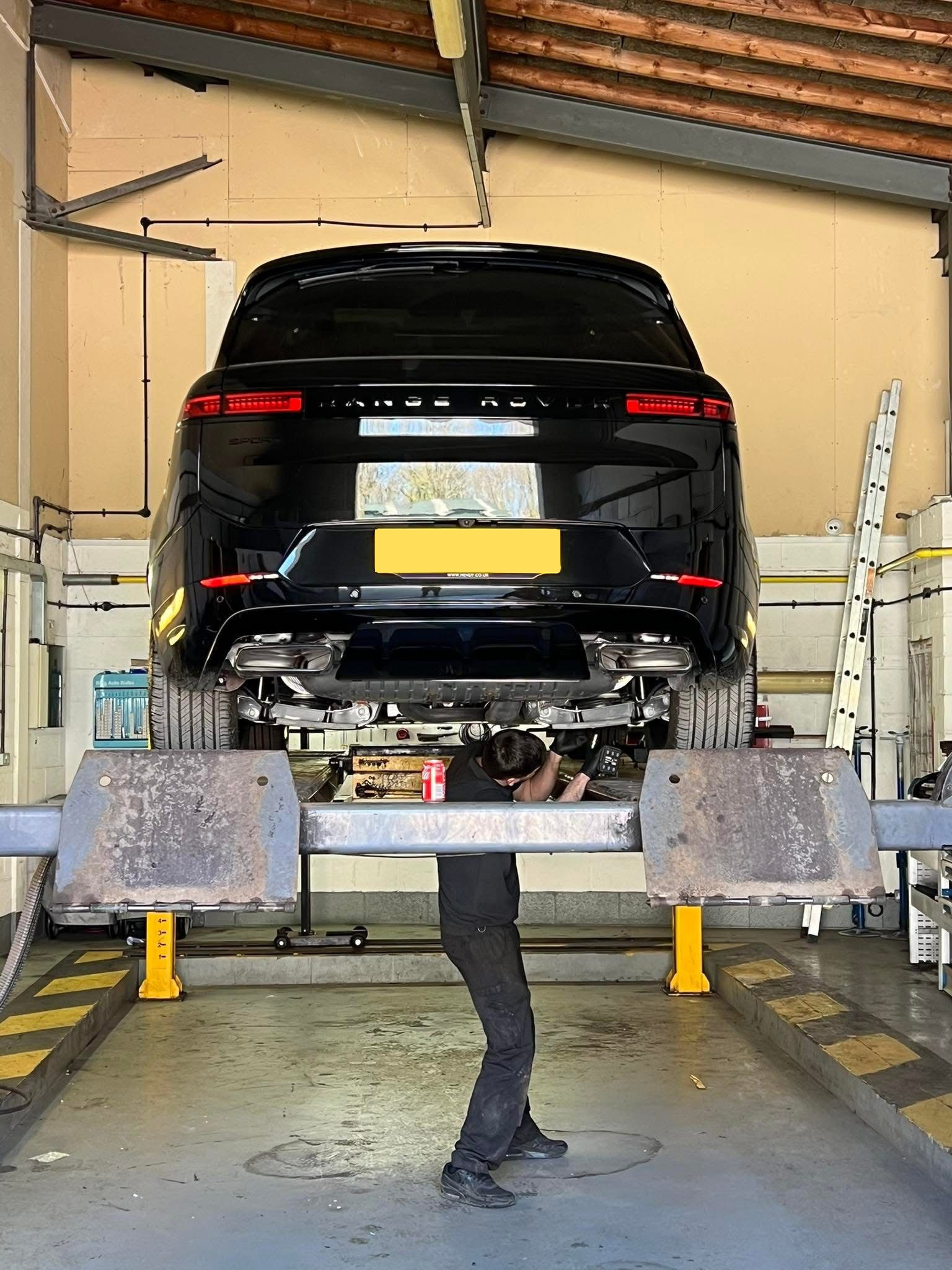 Car servicing for MOT in Romsey